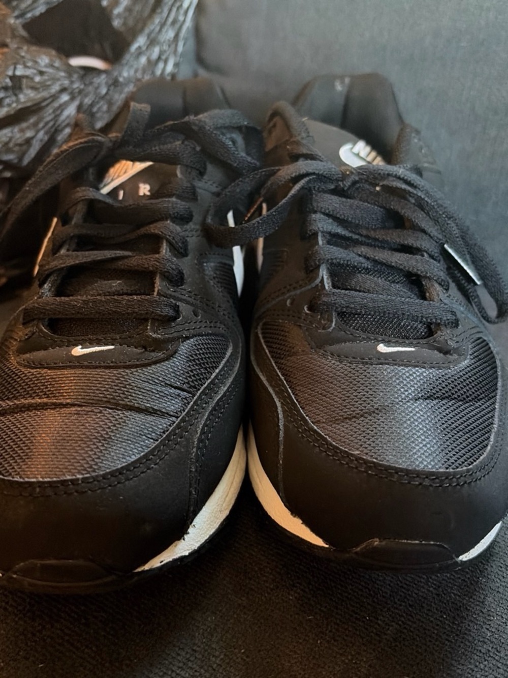 Nike Men’s Black and White Low-Top Sneakers